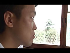 房东很幸运，吸烟热的金发女郎