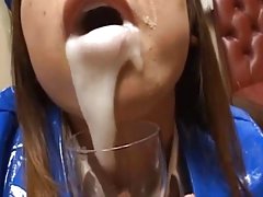 角质妈妈想要她女儿的男朋友暨她的眼镜